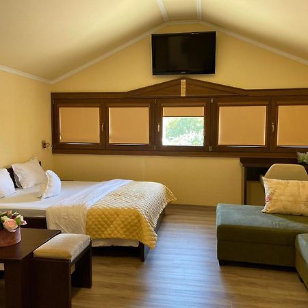 Casa Maria Magdalena Motel Lipova Eksteriør billede