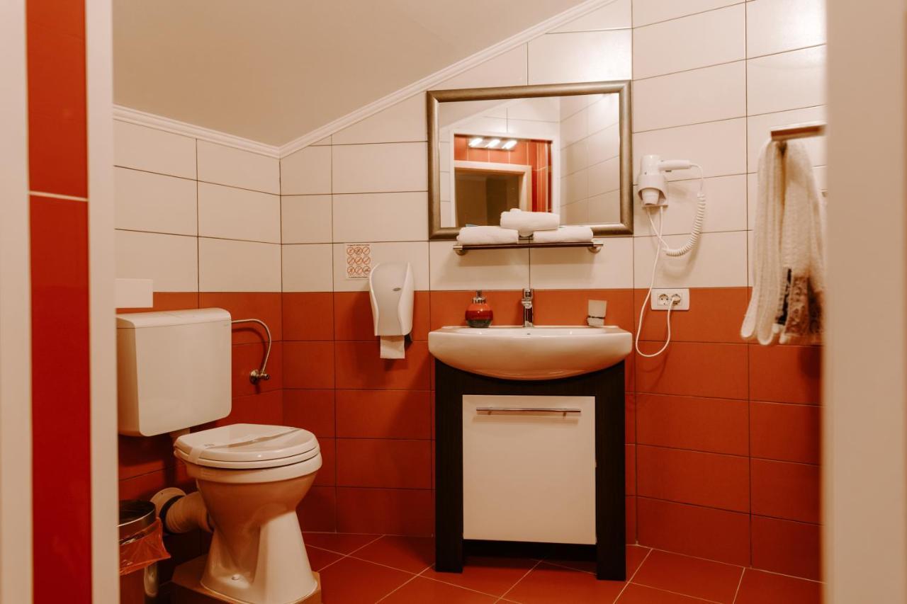 Casa Maria Magdalena Motel Lipova Eksteriør billede
